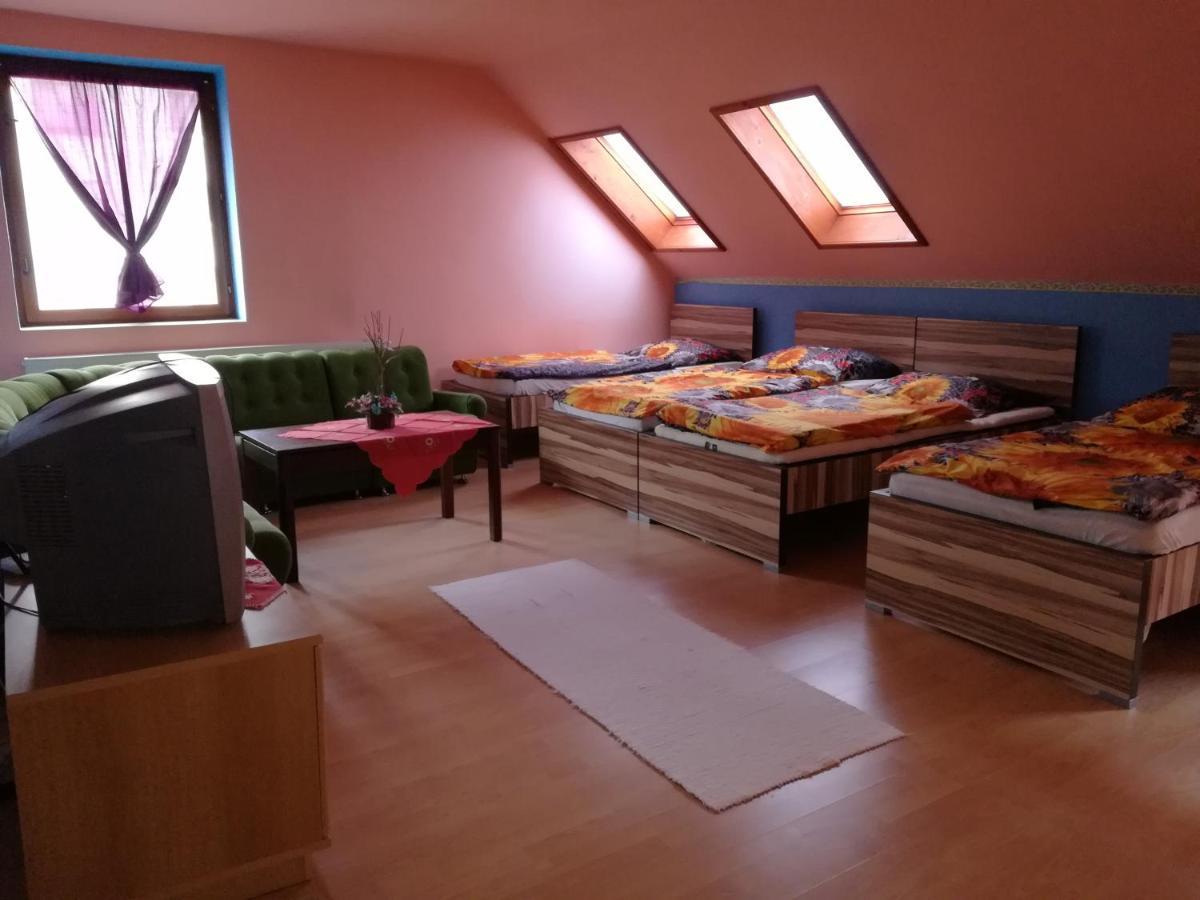 Ubytovanie Emily Dunajská Streda Extérieur photo