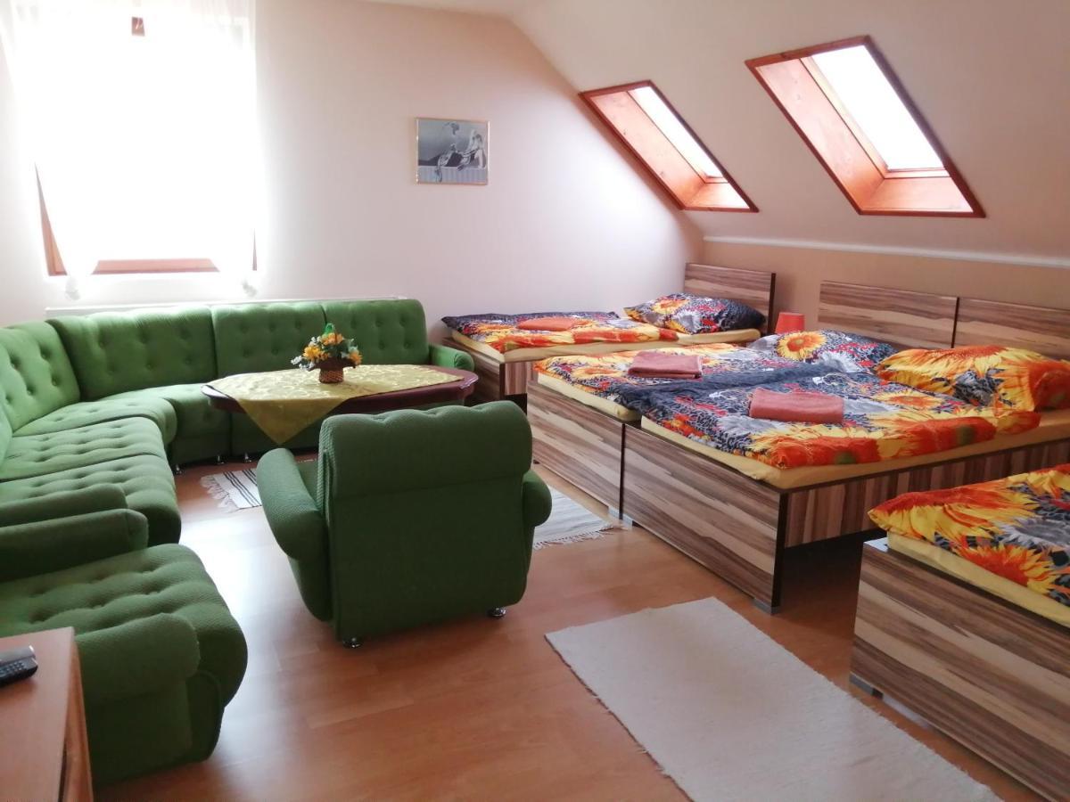 Ubytovanie Emily Dunajská Streda Extérieur photo